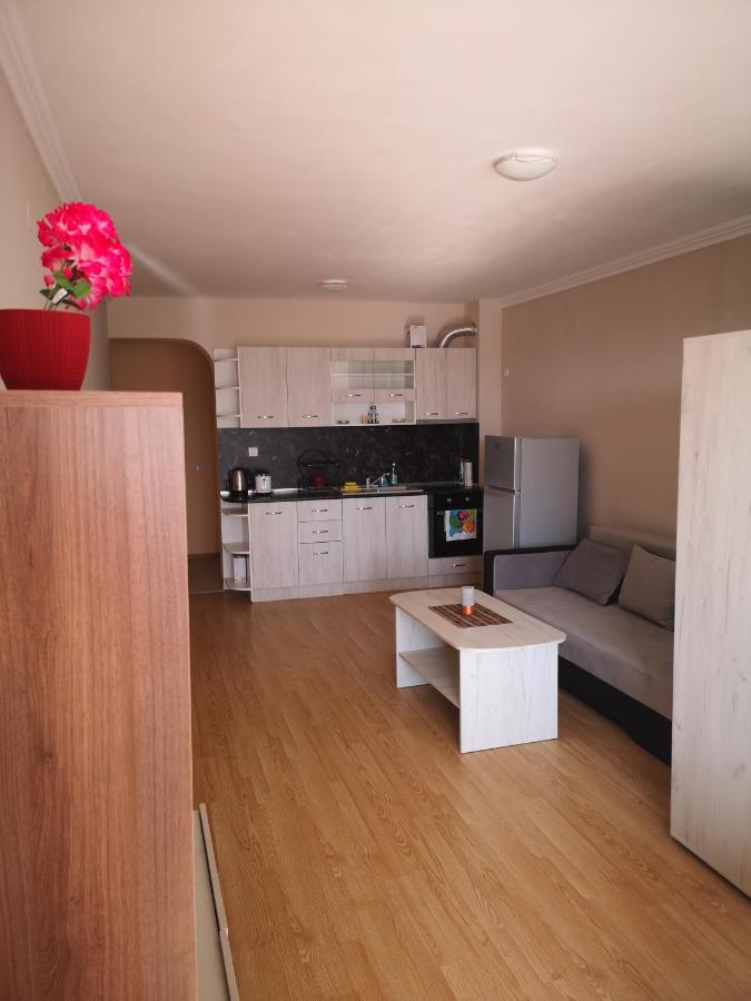 Seaview Apartment Complex Karia Kawarna Zewnętrze zdjęcie