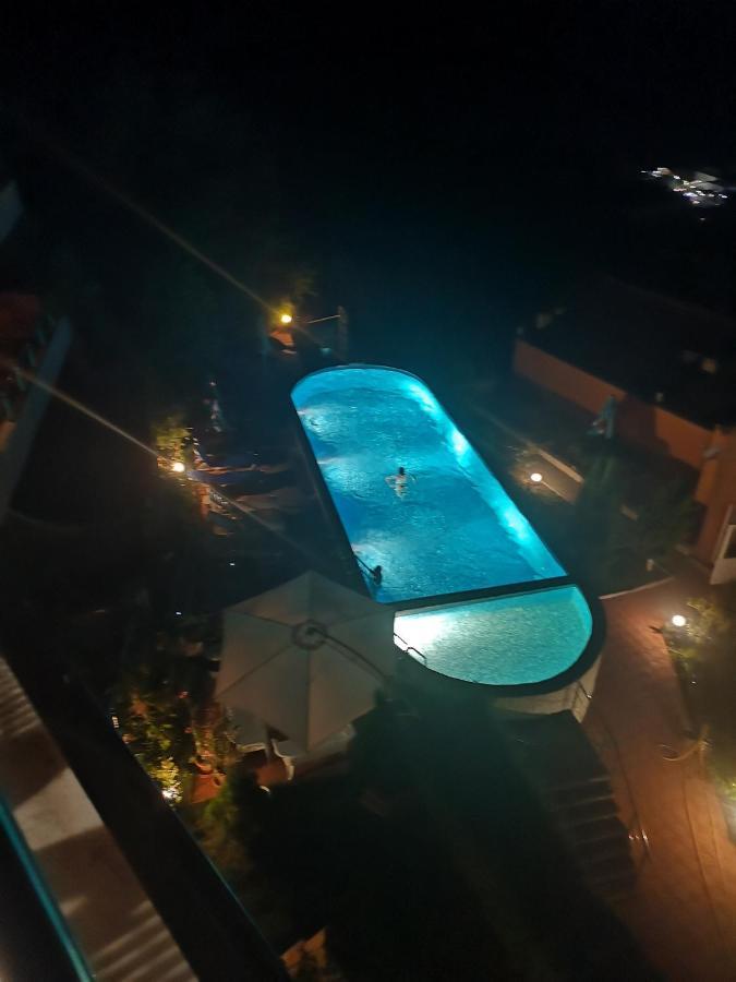Seaview Apartment Complex Karia Kawarna Zewnętrze zdjęcie