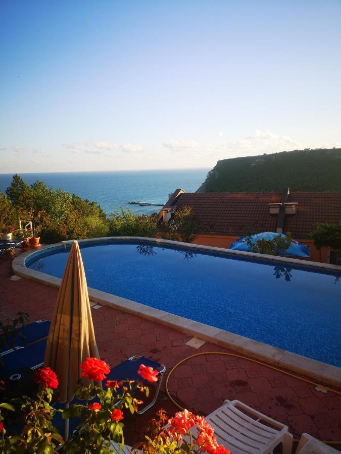 Seaview Apartment Complex Karia Kawarna Zewnętrze zdjęcie